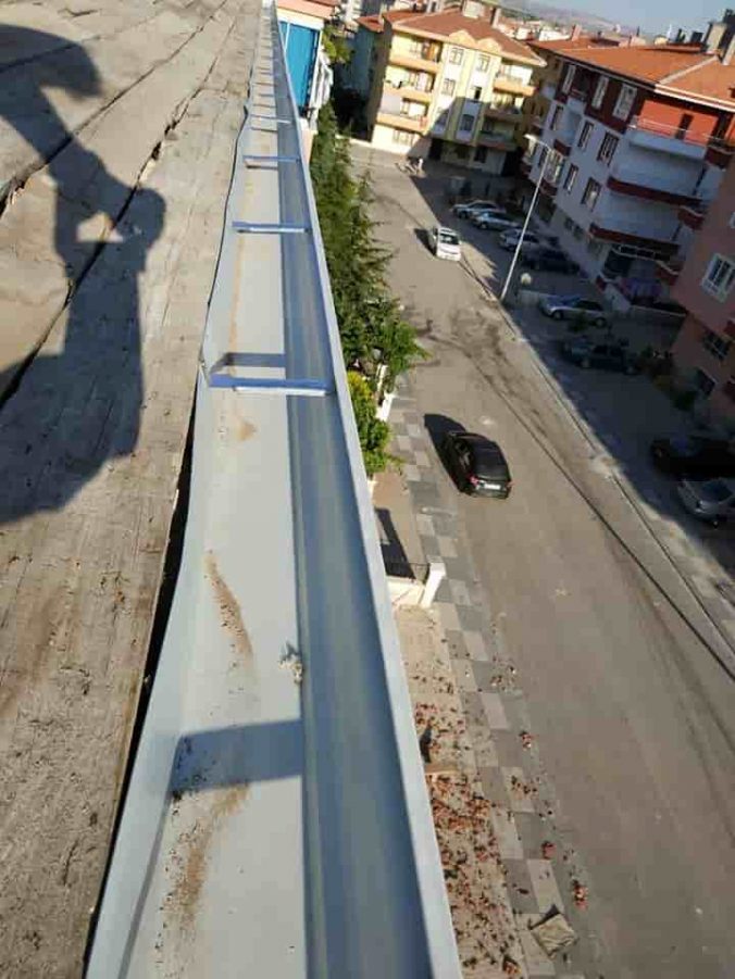 Karapürçek 490.Sokak Alioğlu APT. Eksiz Çatı Oluğu Yapım İşi – Tamamlandı